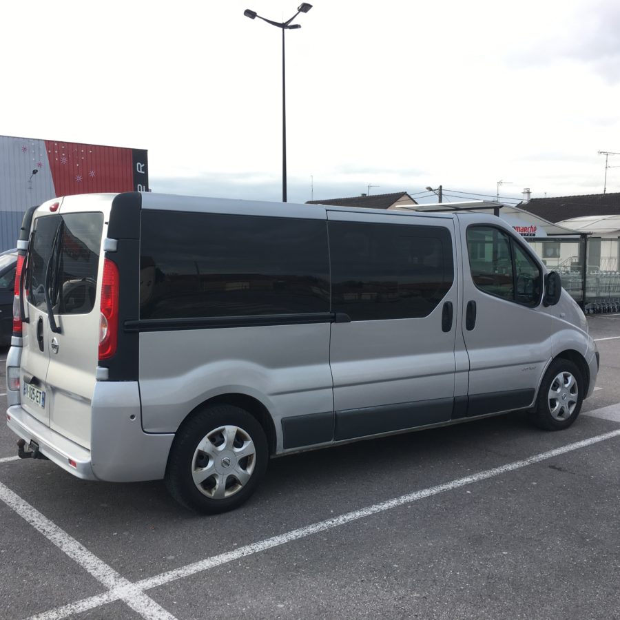 Minibus de 9 sièges (Nissan Primastar)